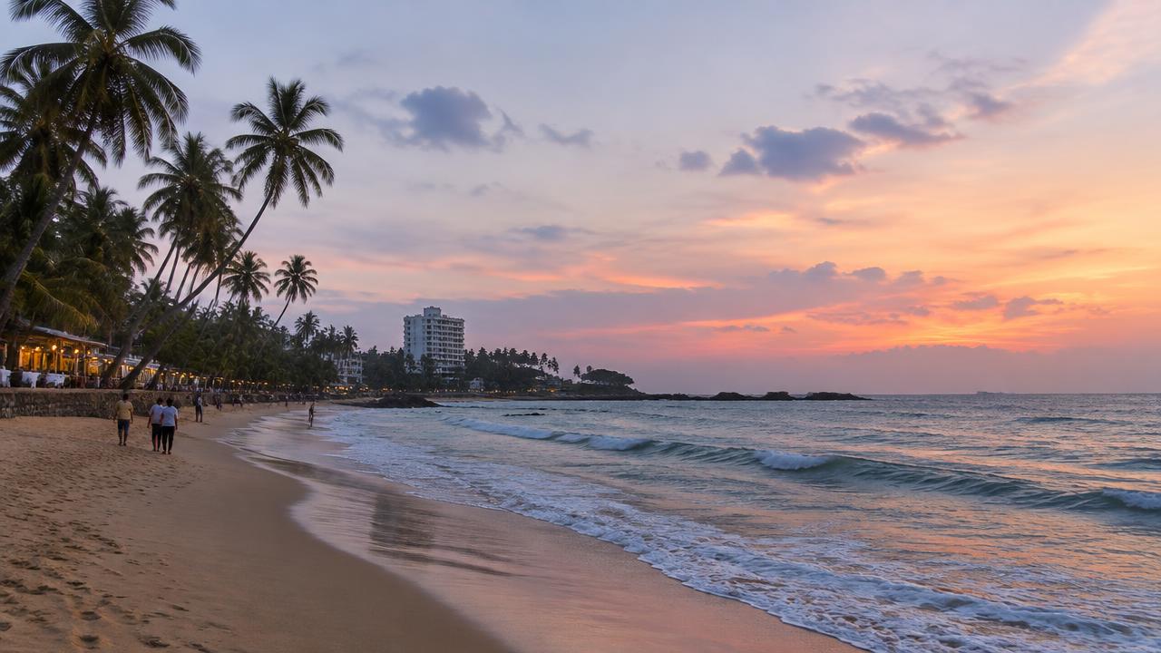 Mount Lavinia beach in the evening